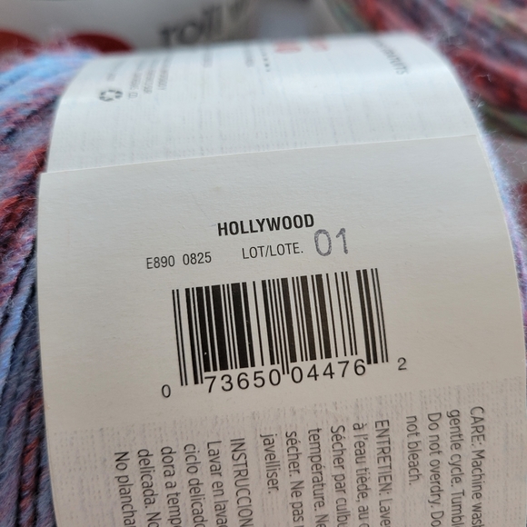 Red Heart Roll With It Sparkle and Melange Yarn - Picture 4 of 8